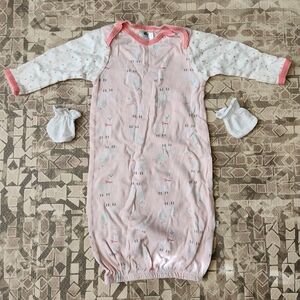 NWOT Just Born Girl's 0-6M Sleep Gown with Attached Hand Covers and Mittons